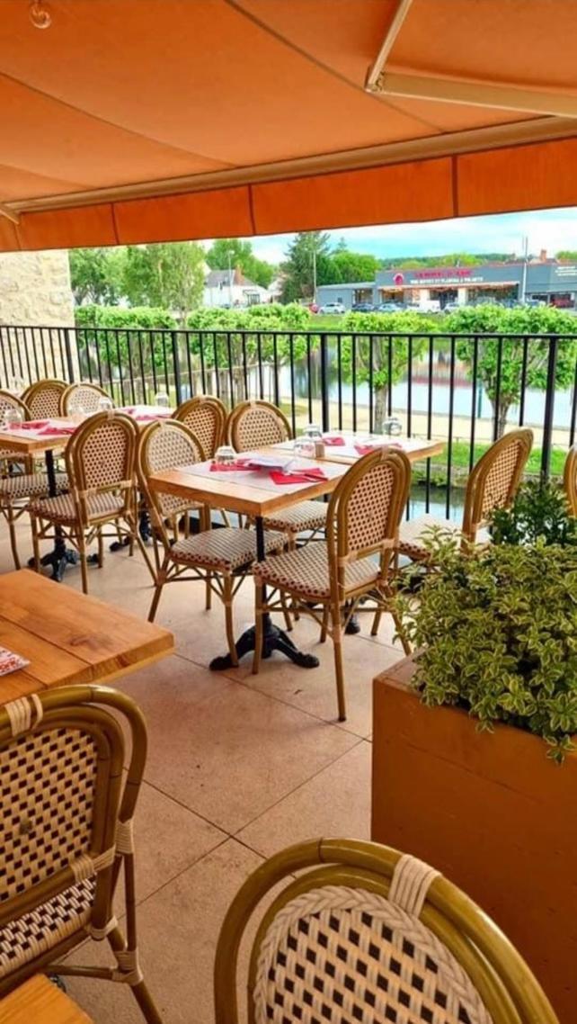Logis Hotel La Maison A Pan De Bois Vierzon Esterno foto
