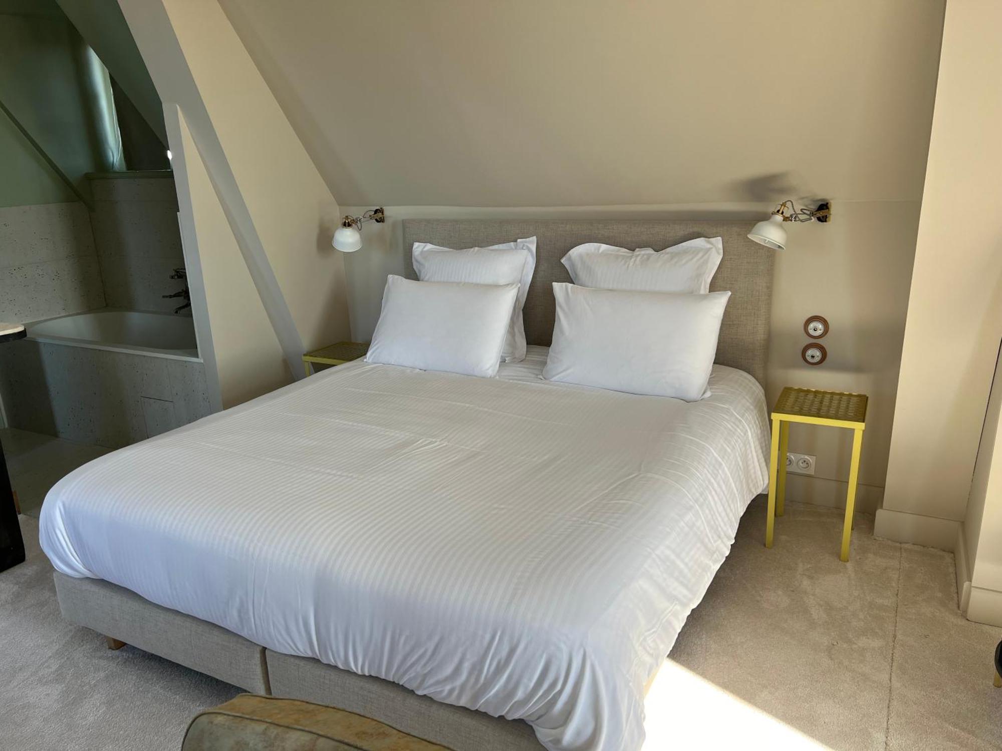 Logis Hotel La Maison A Pan De Bois Vierzon Esterno foto